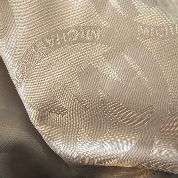 Michael Kors Dark Blue Leather Shoulder Bag with Gold Accents🎄 - Picture 8 of 9